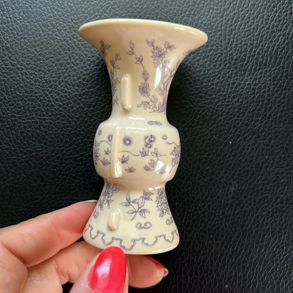 Mini Franklin Mint 1980 FP Treasures of the Imperial Dynasties Vase Cream Rider - Picture 2 of 9